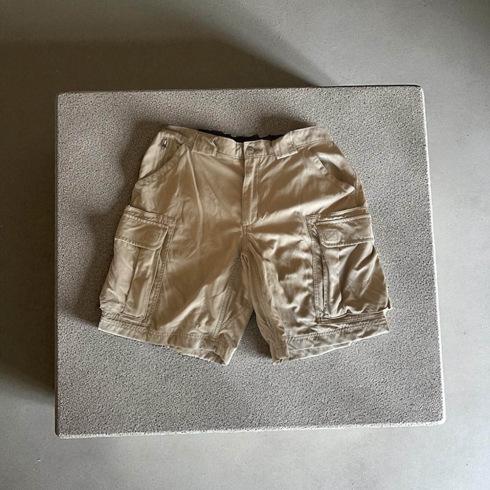 🍀🍂Duluth Trading Co Men's Tan Cargo Shorts